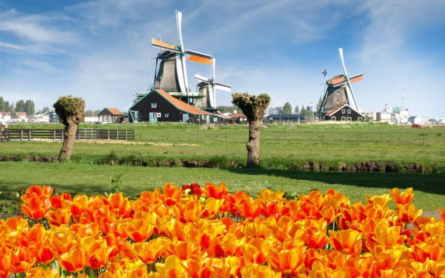 Amsterdam: Day Tour Keukenhof and Zaanse Schans Windmills - Zaanse Schans: windmill village time with optional extras