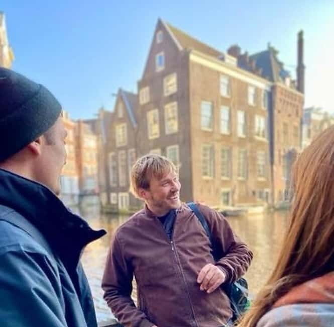 Amsterdam Essentials: From Swamps to Riches - Spui to Dam Square: how the route turns sights into meaning