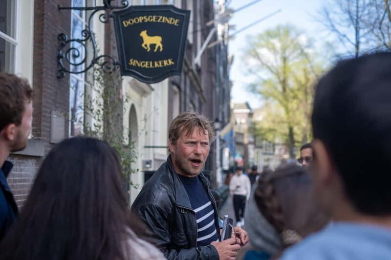 Amsterdam Essentials: From Swamps to Riches - Begijnhof: the courtyard you’ll want to slow down for