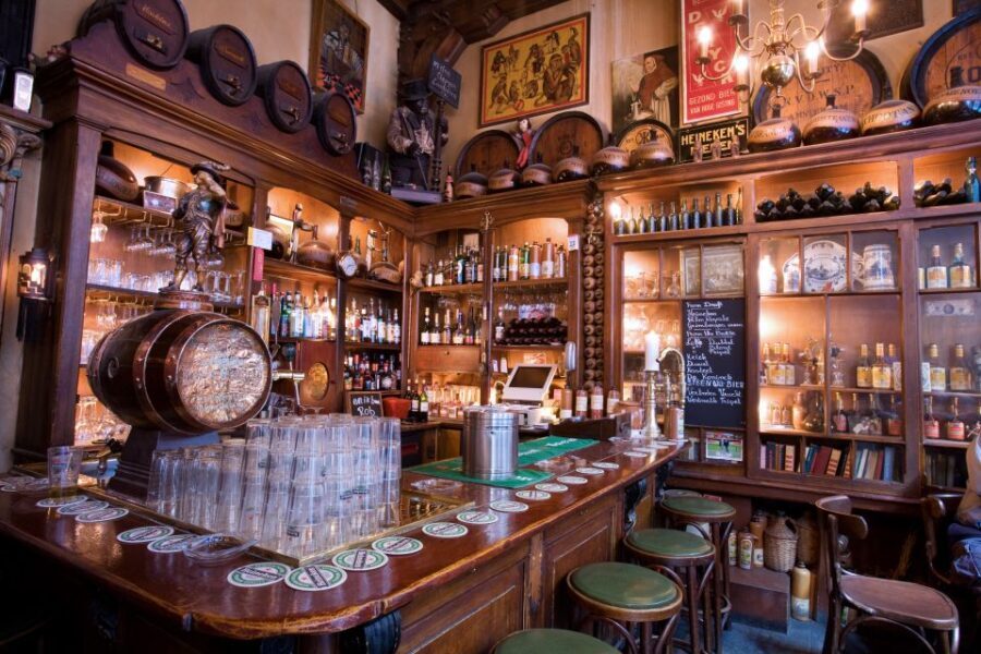 Amsterdam: Exclusive Red Light District Tour and Drink - Warmoesstraat and Amsterdam Chinatown: A City of Multiple Worlds
