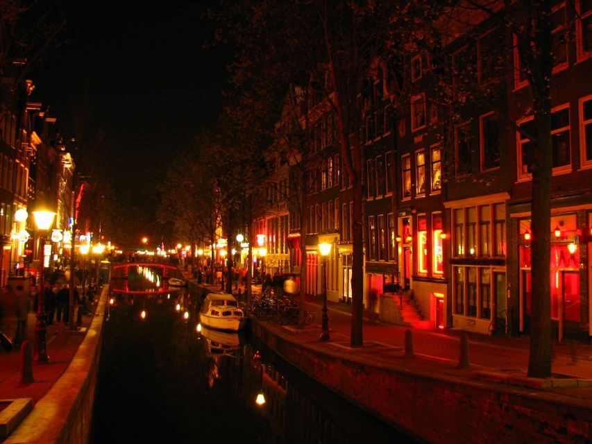 Amsterdam: Exclusive Red Light District Tour and Drink - Canals and Central Wrap-Up: Grachtengordel and the Return to Prins Hendrikkade