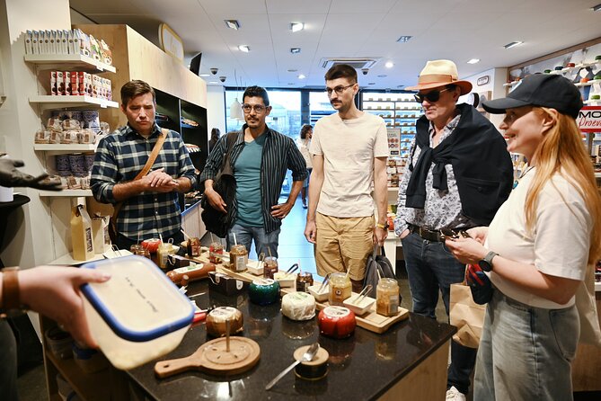 Amsterdam Food Tour with Full Meal & Drinks by Do Eat Better - Drinks, group size, and why your guide matters more than you think