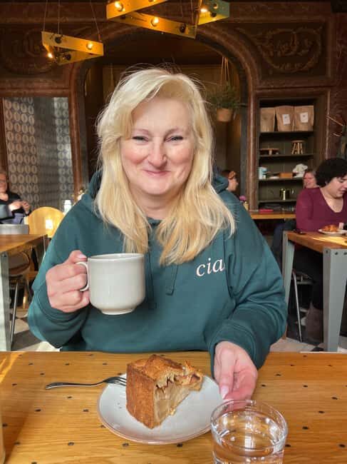 Amsterdam: Food Walking Tour - Herring tasting and Dam Square finish: where the city’s landmarks meet the food
