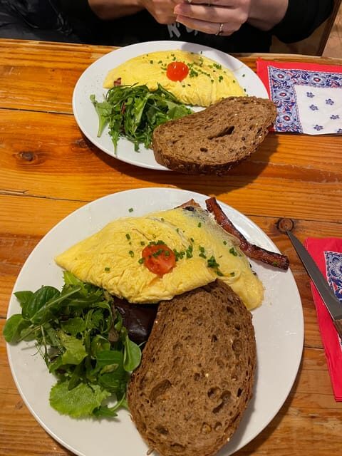 Amsterdam: Food Walking Tour - Private group and multilingual guides: who this tour fits best