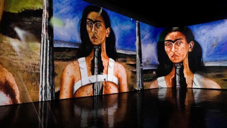 Amsterdam: Frida Kahlo Immersive & Photo Exhibition - The show format: projections and soundscapes that tell Frida’s story