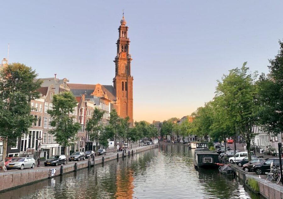 Amsterdam: German Canal Cruise with Unlimited Drinks Option - Who this German canal cruise is best for