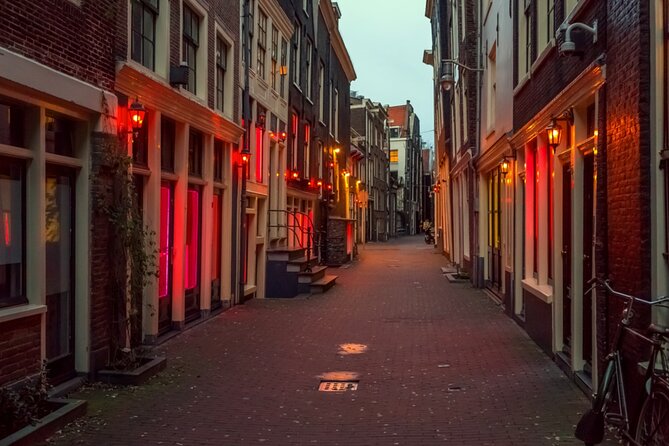 Amsterdam Ghost Hunt: Self-Guided Mystery Adventure - How the Amsterdam Ghost Hunt works on your smartphone