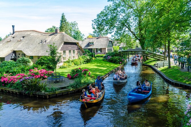 Amsterdam: Giethoorn Tour Scenic Cruise, Cheese & Free Time - Luxury coach from Amsterdam to Giethoorn: comfort that matters