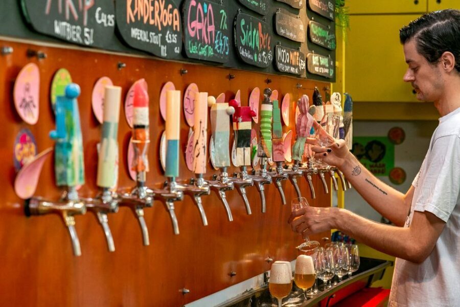 Amsterdam: Guided Craft Beer Brewery Bus Tour with Tastings - Stop 3: Breugem Beer and the quick-hit tasting finish