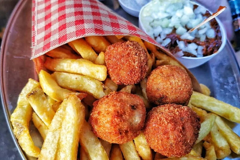 Amsterdam: Guided Food Tour with Tastings - Pace and people: Small group comfort without awkwardness