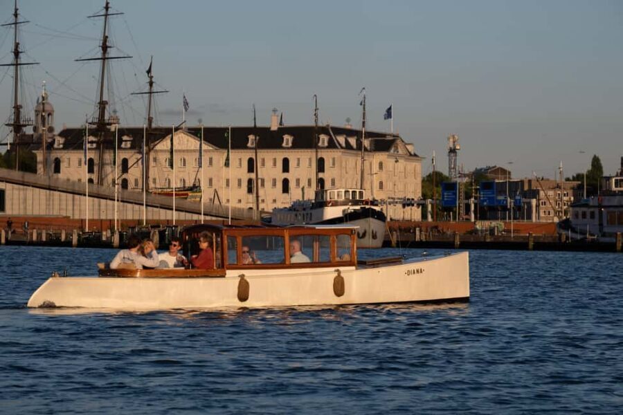Amsterdam: Hidden Gems Canal Cruise - What You’ll See: Calm Canals, Courtyards, and Photo Moments