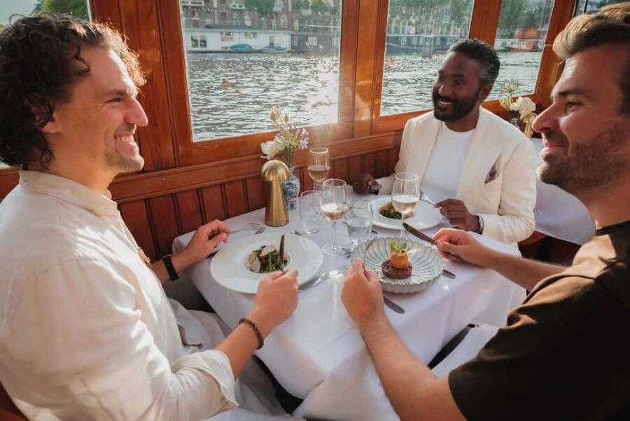 Amsterdam: High-End 3-Course Dinner Canal Cruise - Night Views of Amsterdam: Bridges, Canal Houses, and the Best Way to Watch