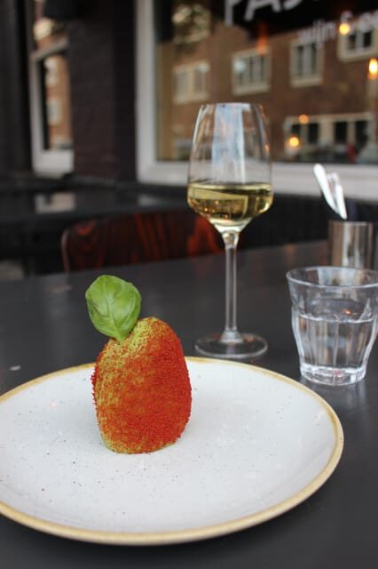 Amsterdam: High Wine at wine bar Paskamer, 3-rounds - Practical tips for a smoother, more enjoyable tasting
