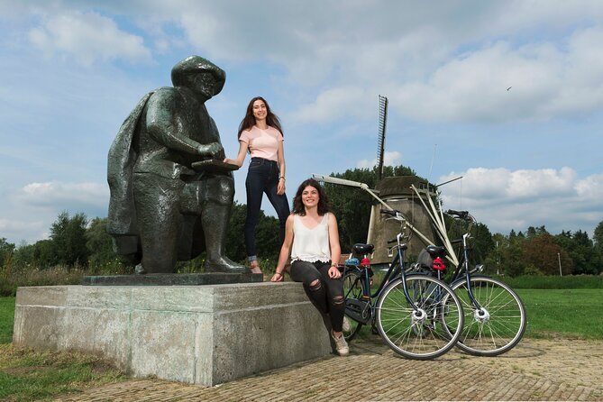 Amsterdam Highlights Bike Tour - Guided in EN/ES/DE/NL - Museumplein and Vondelpark: culture and breathing room in one ride