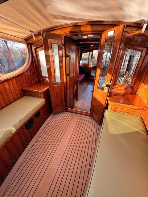 Amsterdam: Historic Boat Cruise with open bar and nibbles - Price and Value: Is $69 Fair for an Open Bar Cruise?