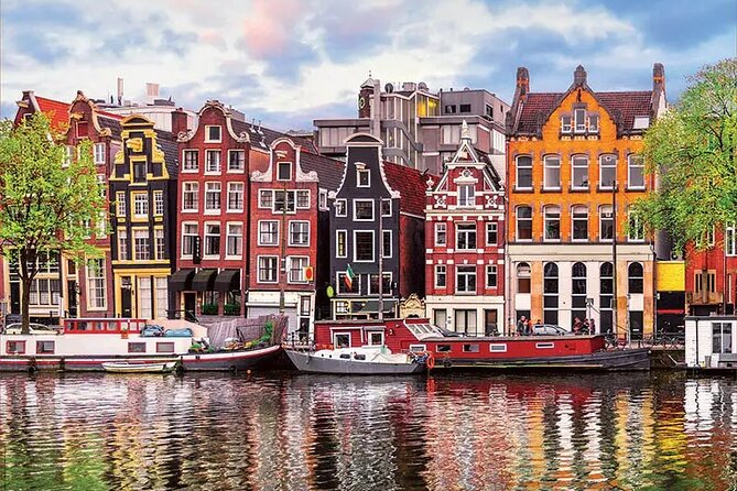 Amsterdam Historic City: a Self-Guided Augmented Reality Tour - Walking vs cycling: choose based on how you like to travel