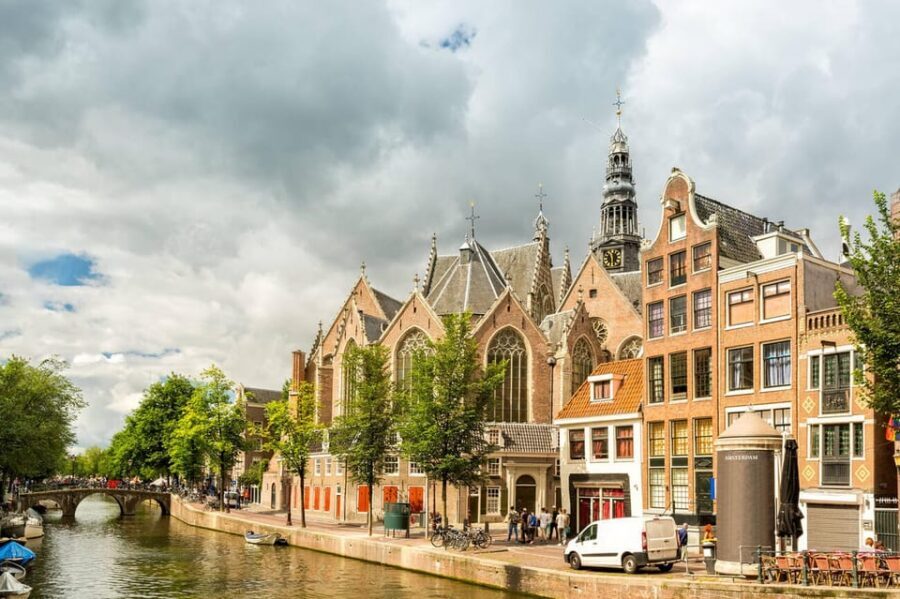 Amsterdam: Introduction walking tour - The Red Light District Walk: Context on Coffee Shops, Prostitution, and Politics