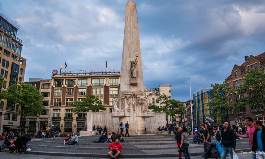 Amsterdam Jewish Quarter walking tour - Finding the meeting point at Amstel 51C (and starting on time)
