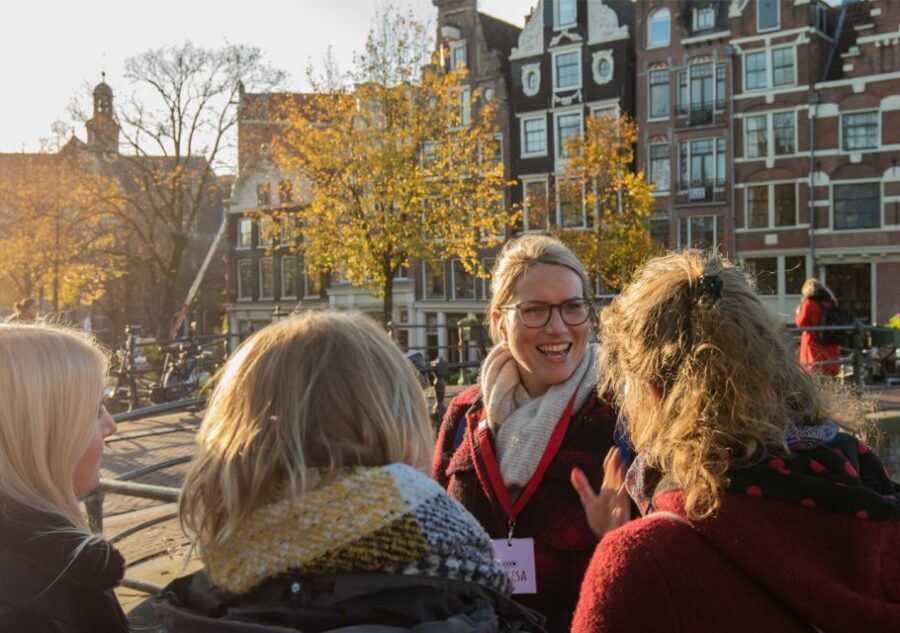 Amsterdam: Jordaan District Tour with a German guide - Courtyard hopping in the Jordaan: Sint Andrieshofje to Karthuizerhofje