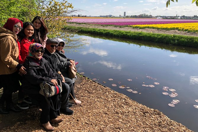 Amsterdam: Keukenhof Tulip Gardens and Giethoorn with Boat Tour - The Amsterdam morning: pickup timing and what to expect