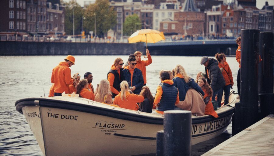 Amsterdam: King's Day Party Cruise with Open Bar & Music - Who This Party Cruise Is Best For (and Who It Isn’t)