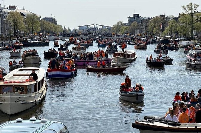Amsterdam: Kingsday Party Cruise including Drinks - Live English commentary: why narration makes a holiday cruise better