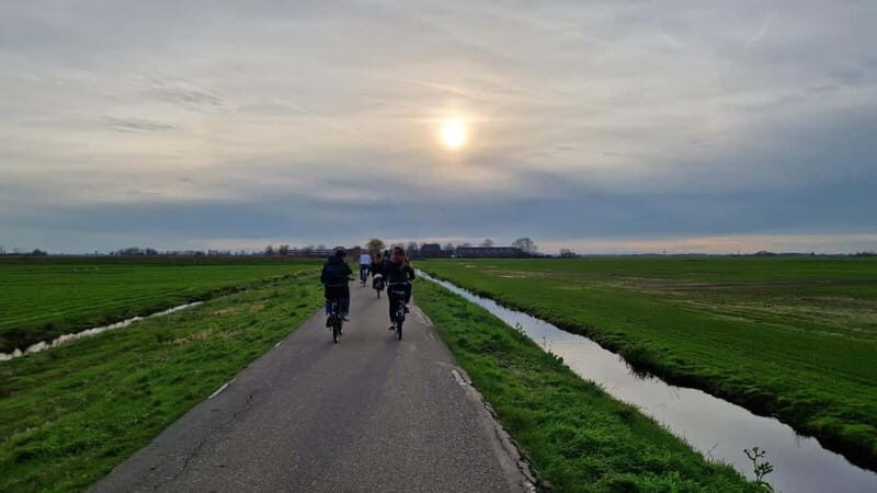 Amsterdam: Leisurely Windmill & Countryside Bike Ride - Amsterdam-Noord to the polder: canals, dikes, and that “below sea level” feeling