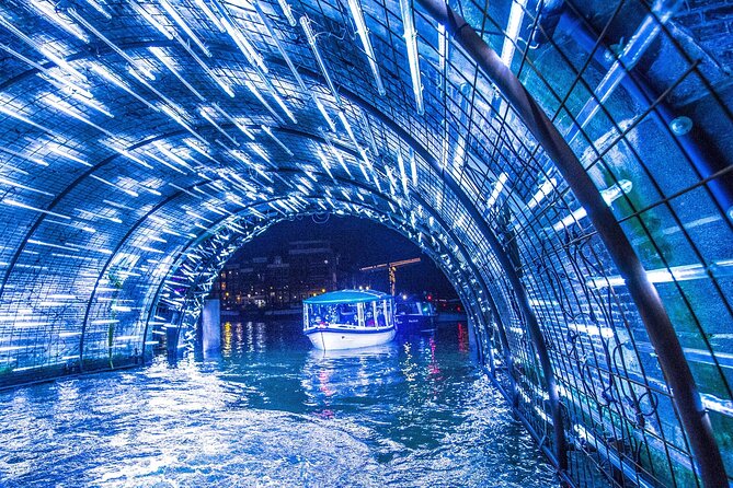 Amsterdam Light Festival: Canal Cruise + Snack & Unlimited Drinks - Arriving at Prins Hendrikkade 33A (And Not Freezing Before Boarding)