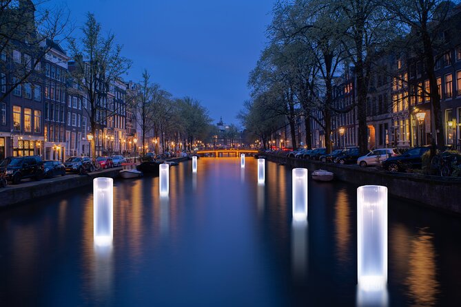 Amsterdam Light Festival Canal Cruise + Unlimited Drinks Option - Picking the best departure time between 5 and 10pm