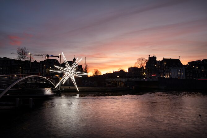 Amsterdam Light Festival Canal Cruise + Unlimited Drinks Option - Drinks, snacks, and winter comfort (including the heated boat factor)