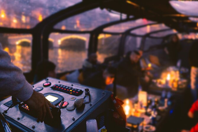 Amsterdam: Light Festival Cruise with Unlimited Drinks Option - NEMO at Night: When Architecture Takes the Spotlight