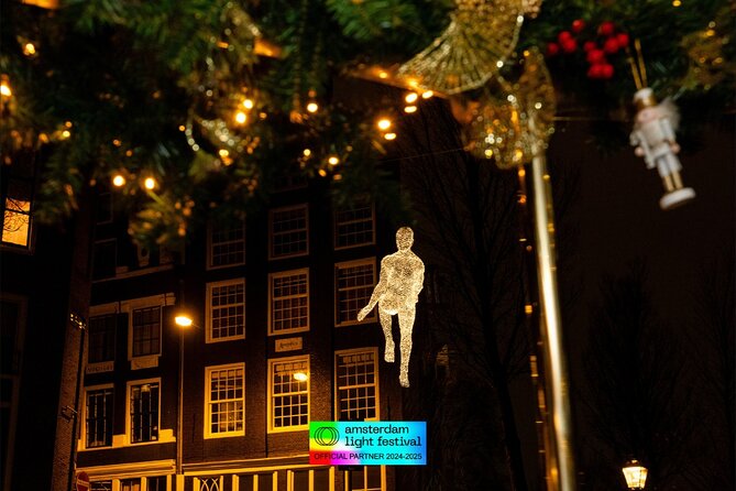 Amsterdam Light Festival: Heated Boat Cruise + Hot Drinks & Bite - Comfort and sightlines on a covered boat (read this before you board)