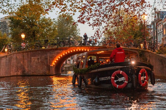 Amsterdam: Light Festival Open Boat - Unl. Drinks Option - A Theater Stop for Ballet and Opera Stage Moments