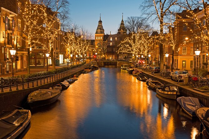 Amsterdam Light Festival Winter Walk with Stroopwafel Workshop - Spui and the Nine Streets (Negen Straatjes): Streets for Photos and Pauses