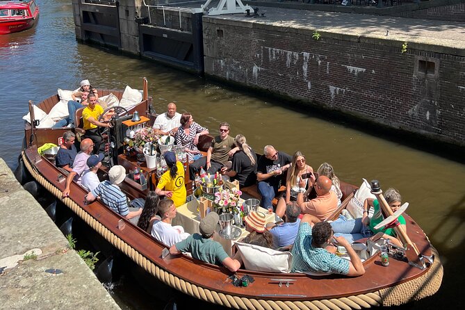 Amsterdam Luxury Boutique Boat tour with Unlimited Beer and Wine - Timing that works: 40–45 minutes, easy to schedule