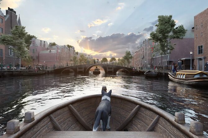 Amsterdam: Luxury Canal Cruise with Historic VR Experience - The audio guide and English option (with headset off)