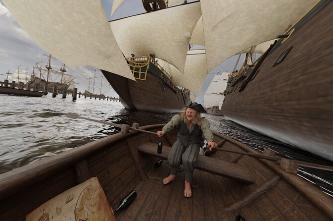 Amsterdam: Luxury Canal Cruise with Historic VR Experience - Photo moments: landmarks viewed from the water and matched to the past