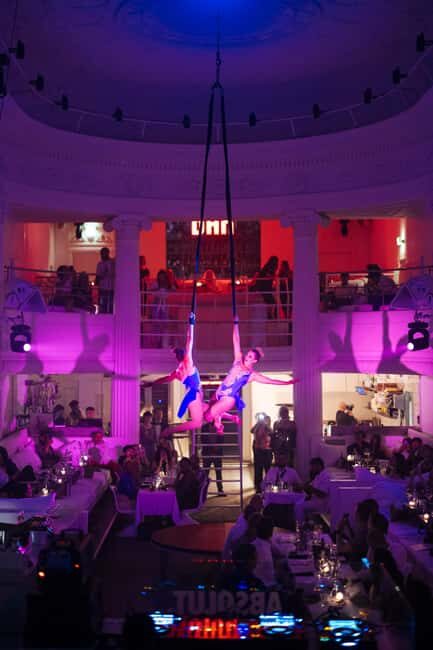 Amsterdam: Midnight Masquerade Dinner Show - The food: four vs six courses and how it fits the show