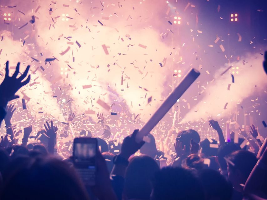 Amsterdam: Moco Museum & Nightclubs Admission Combo w/ Taxi - Holland Casino, Welcome Drinks/Shots, and the Small Extra Perks