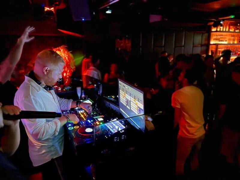Amsterdam: New Year's Eve Pub Crawl Party and VIP Club Entry - Key Things to Know Before You Go