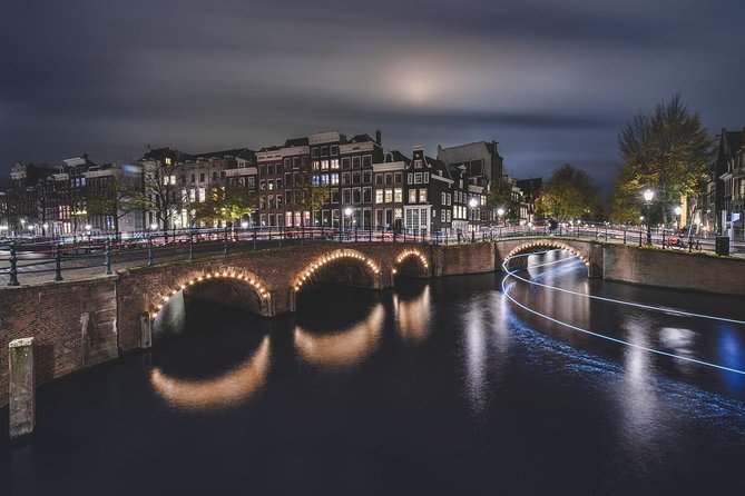 Amsterdam Night Photography Workshop with a Professional - Meet up near Amsterdam Centraal: timing and flow