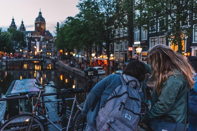 Amsterdam Night Photography Workshop with a Professional - How 90 minutes can still feel worth it
