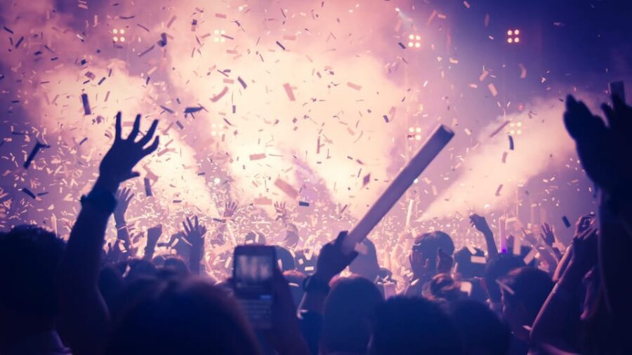 Amsterdam: Nightlife Ticket with Champagne and Cruise - What to bring, what to avoid, and how to not get turned away