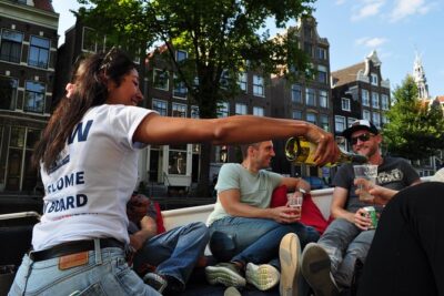 Amsterdam Open Boat Cruise in Old City Center with Live Guide - Finding the Meeting Point at Amstel 51F (In Front of the Hermitage Museum)