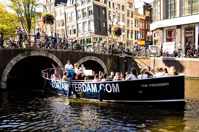 Amsterdam Open Boat Cruise in Old City Centre with Drinks Options - Why the Old City on an open boat feels different