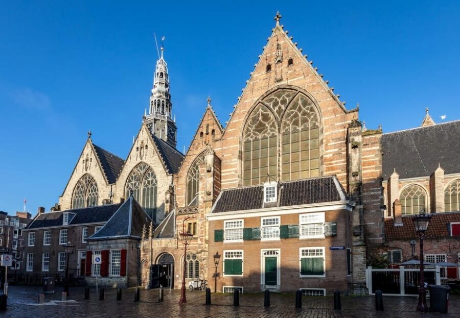 Amsterdam: Oude Kerk Entry Ticket - Contemporary art inside a church: how the programming actually works