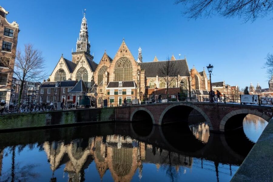 Amsterdam: Oude Kerk Entry Ticket - What to look for inside (without overthinking it)