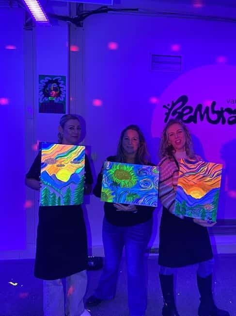 Amsterdam: Paint and Sip in the Dark at Rembrandt van Wine - The “no experience needed” promise: what to expect realistically
