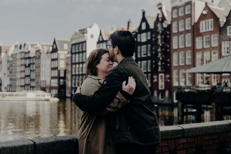 Amsterdam: Particular Photo Session - Turning Amsterdam into family, romance, or friend photos