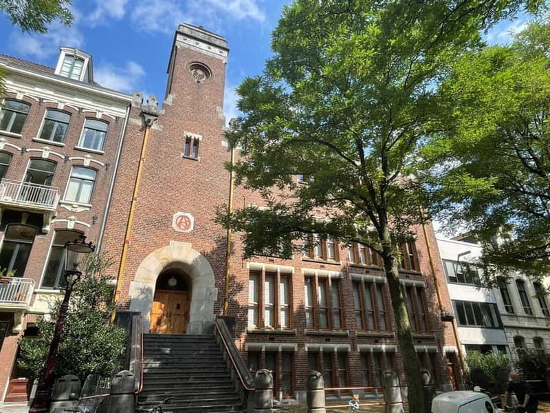 Amsterdam: Private Anne Frank and Jewish History Tour - Jewish Quarter on foot: 16th-century safety, then fear under Hitler